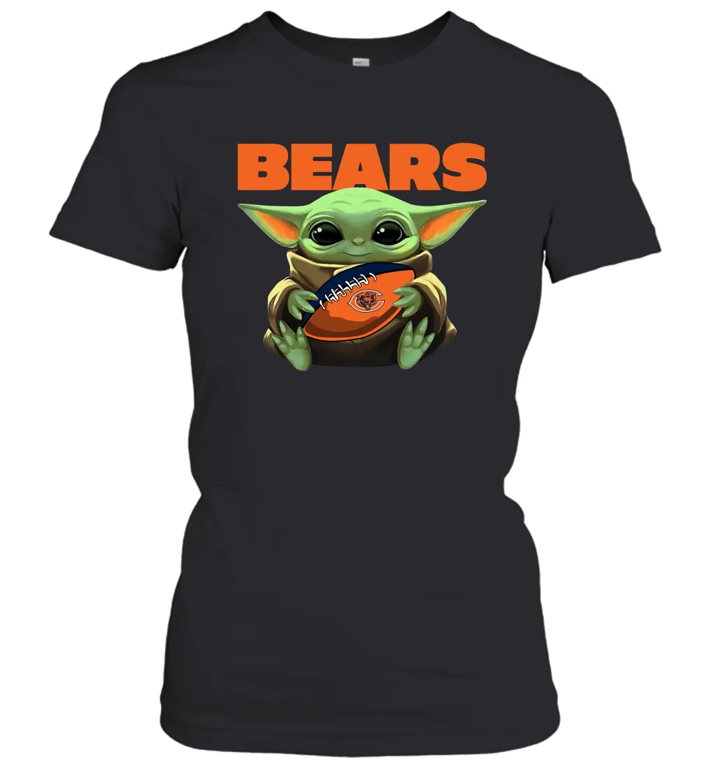 Baby Yoda Loves The Chicago Bears Star Wars Baby Yoda Hugs Bears NFL Womens T-Shirt