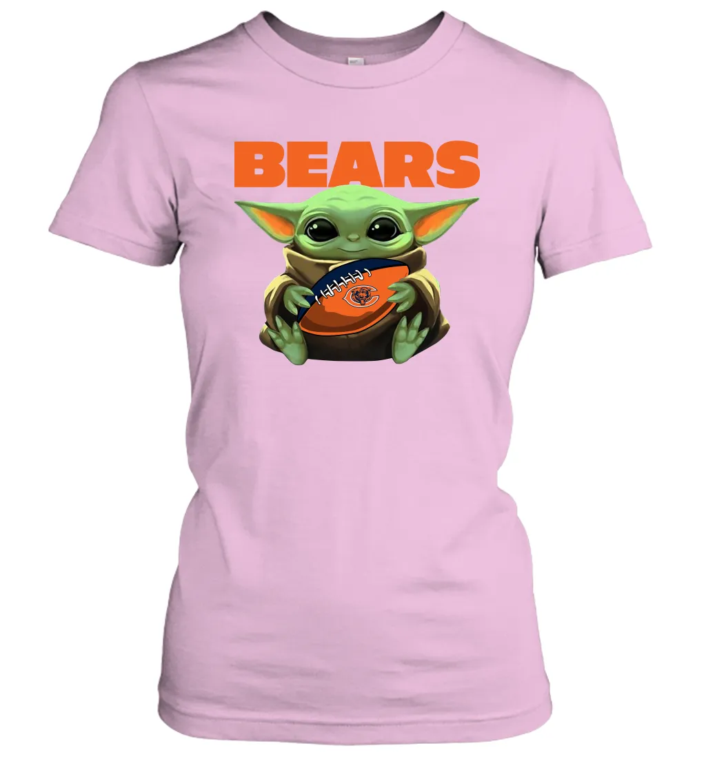 Baby Yoda Loves The Chicago Bears Star Wars Baby Yoda Hugs Bears NFL Womens T-Shirt