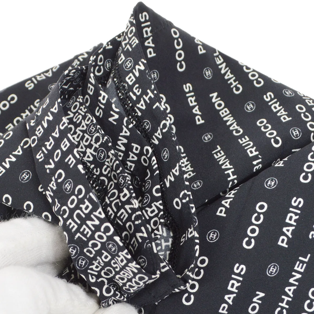 Chanel 2009 Spring logo-print V-neck T-shirt #34