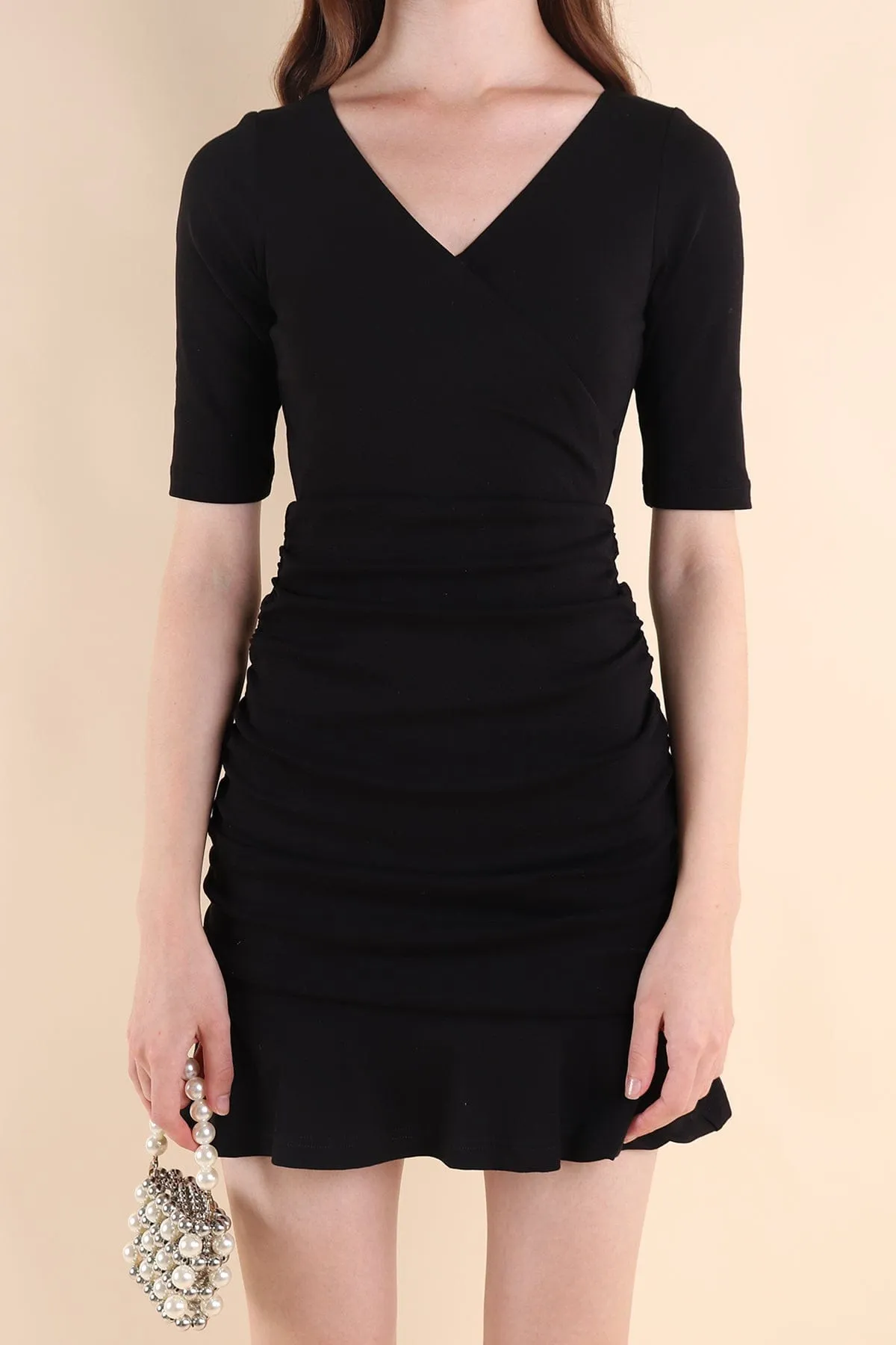 ERIN SLEEVED RUCHED DRESS IN BLACK