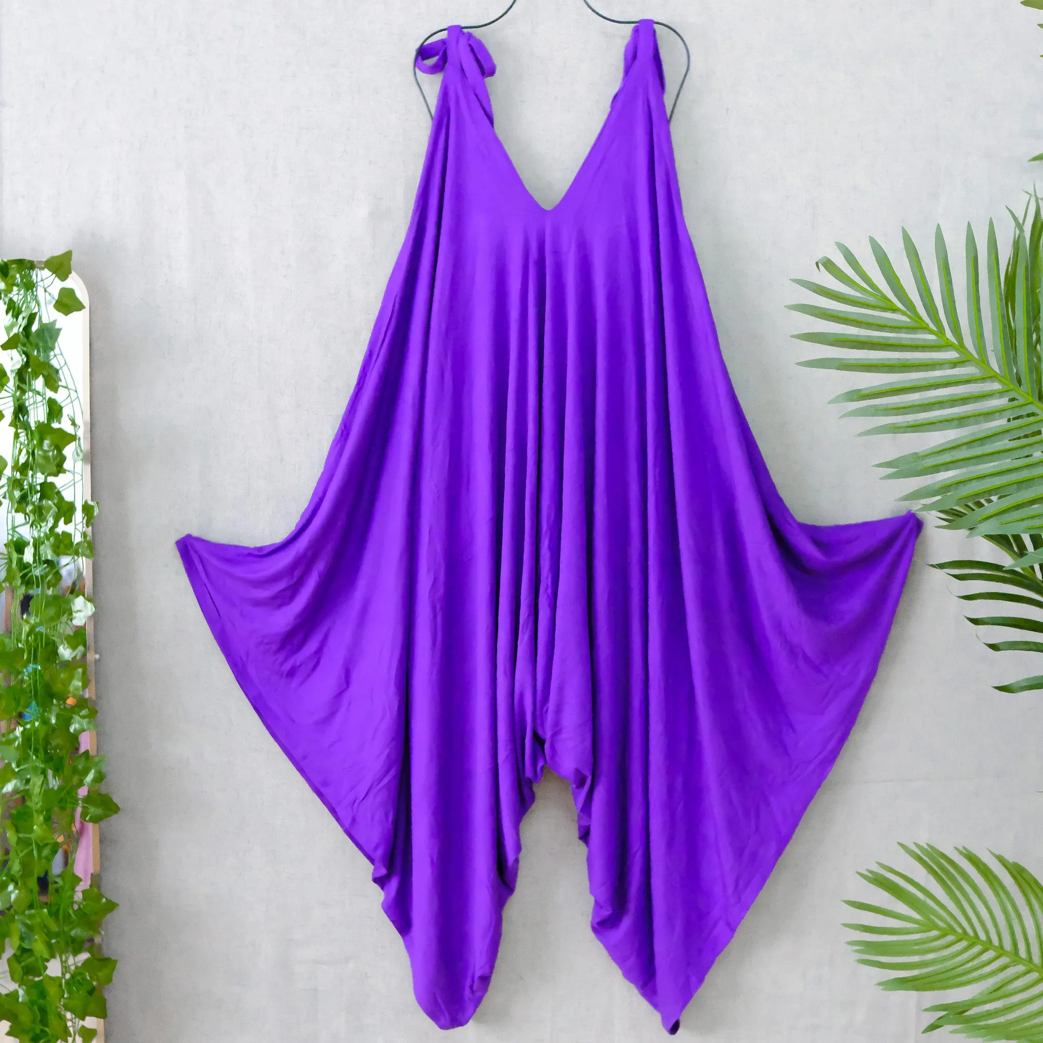 Flowy Solid Color Tie Jumpsuit