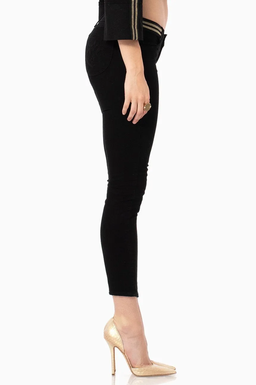 Hannah In Deep In Black Roses