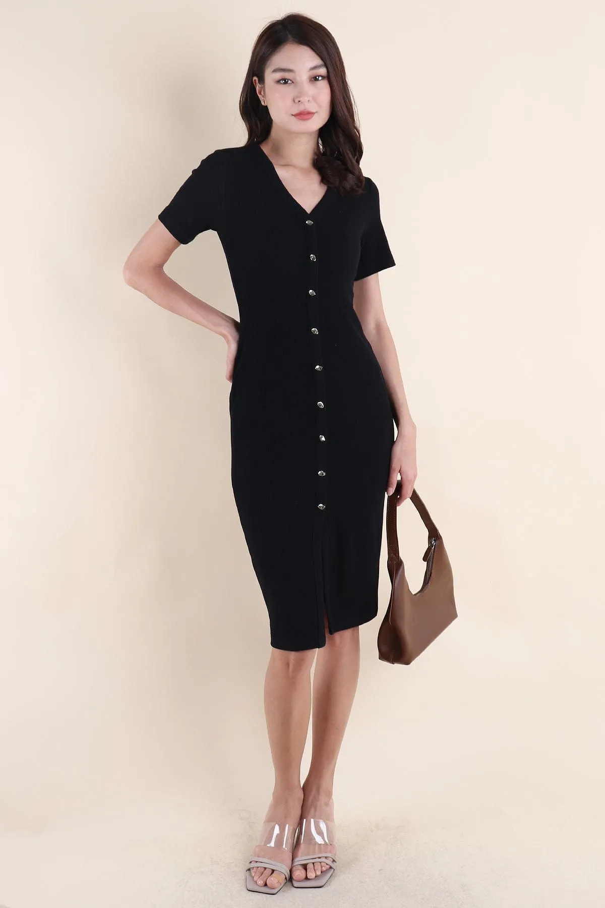 HENDRIC RIBBED BUTTONED MIDAXI IN BLACK