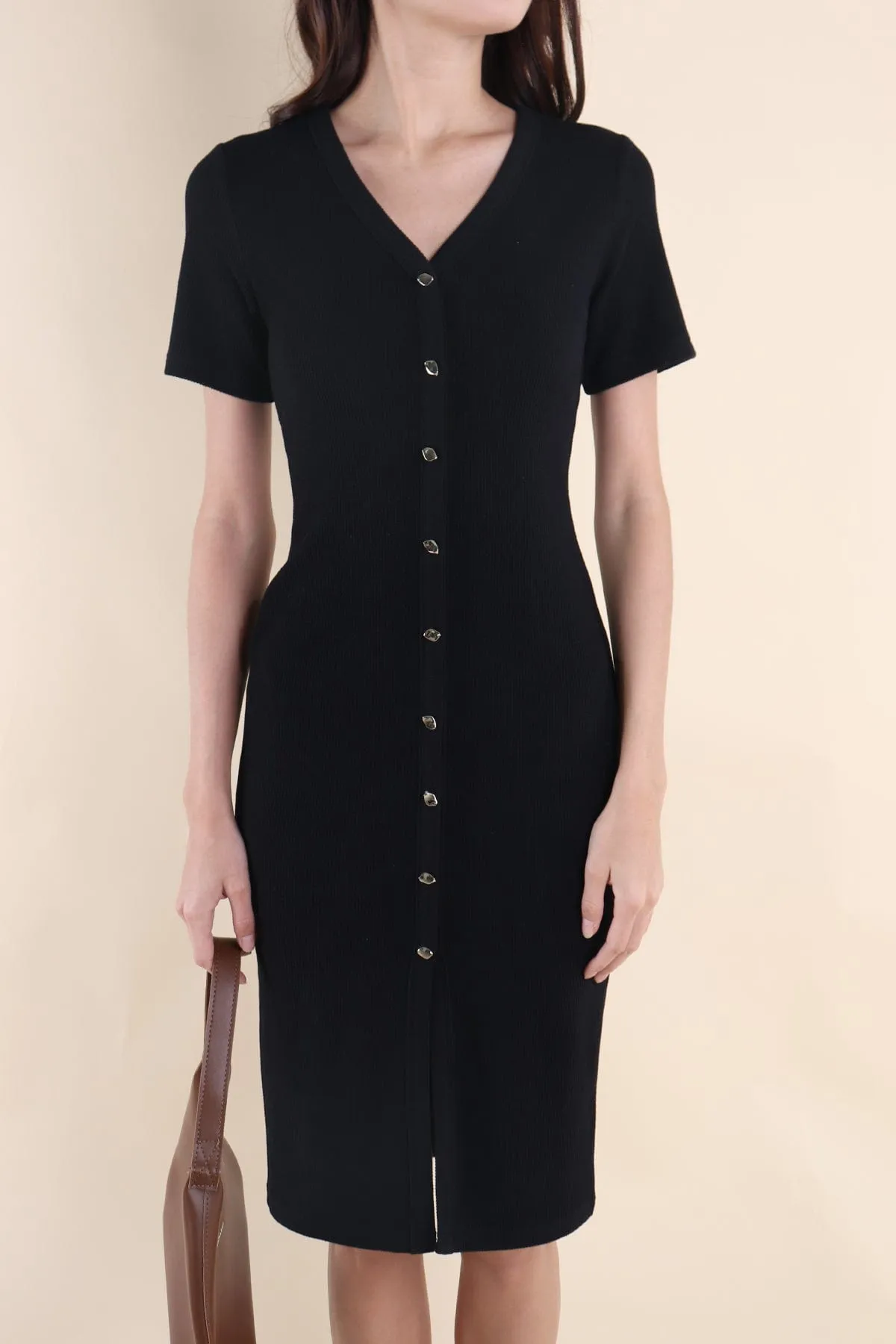 HENDRIC RIBBED BUTTONED MIDAXI IN BLACK