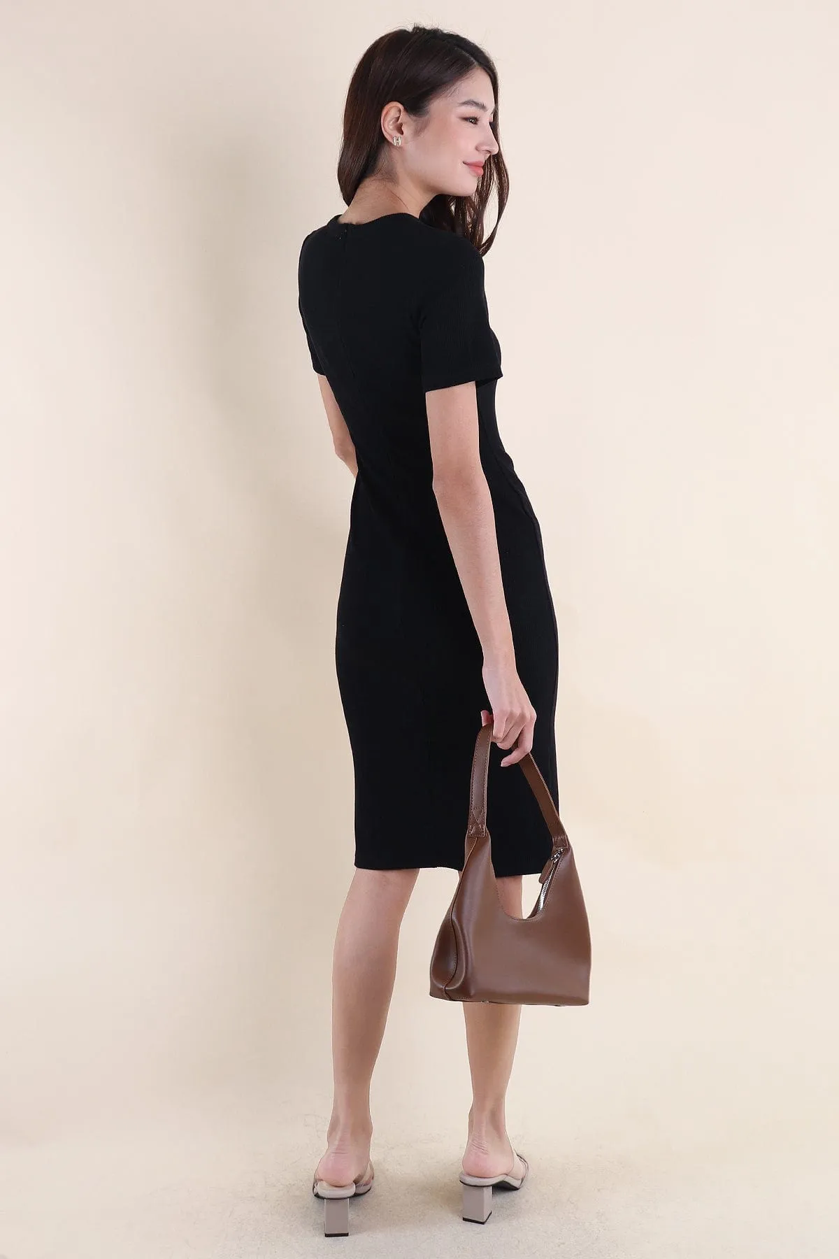 HENDRIC RIBBED BUTTONED MIDAXI IN BLACK