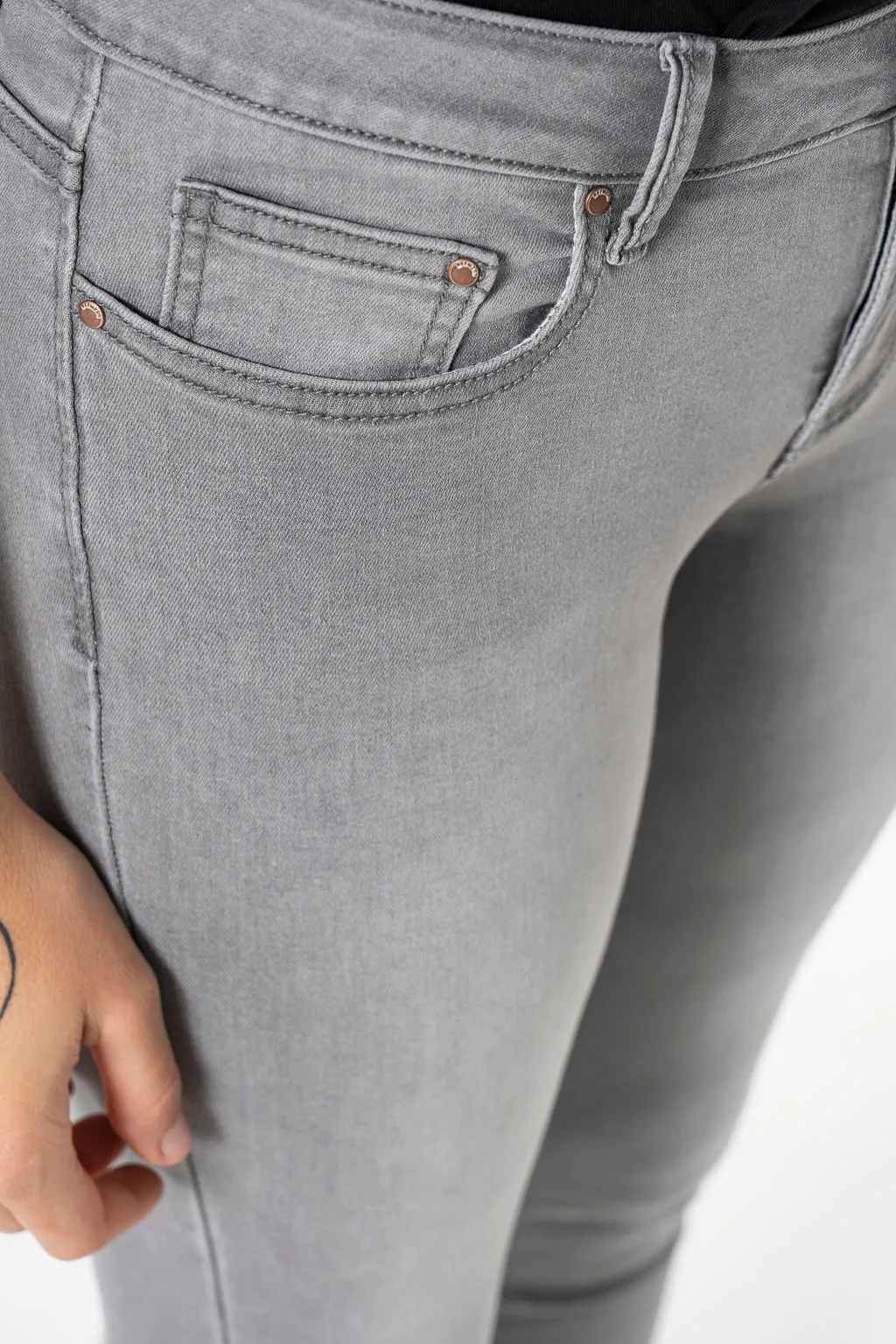 Rf12 Mid-Rise Skinny Jeans _ 142449 _ Grey Wash