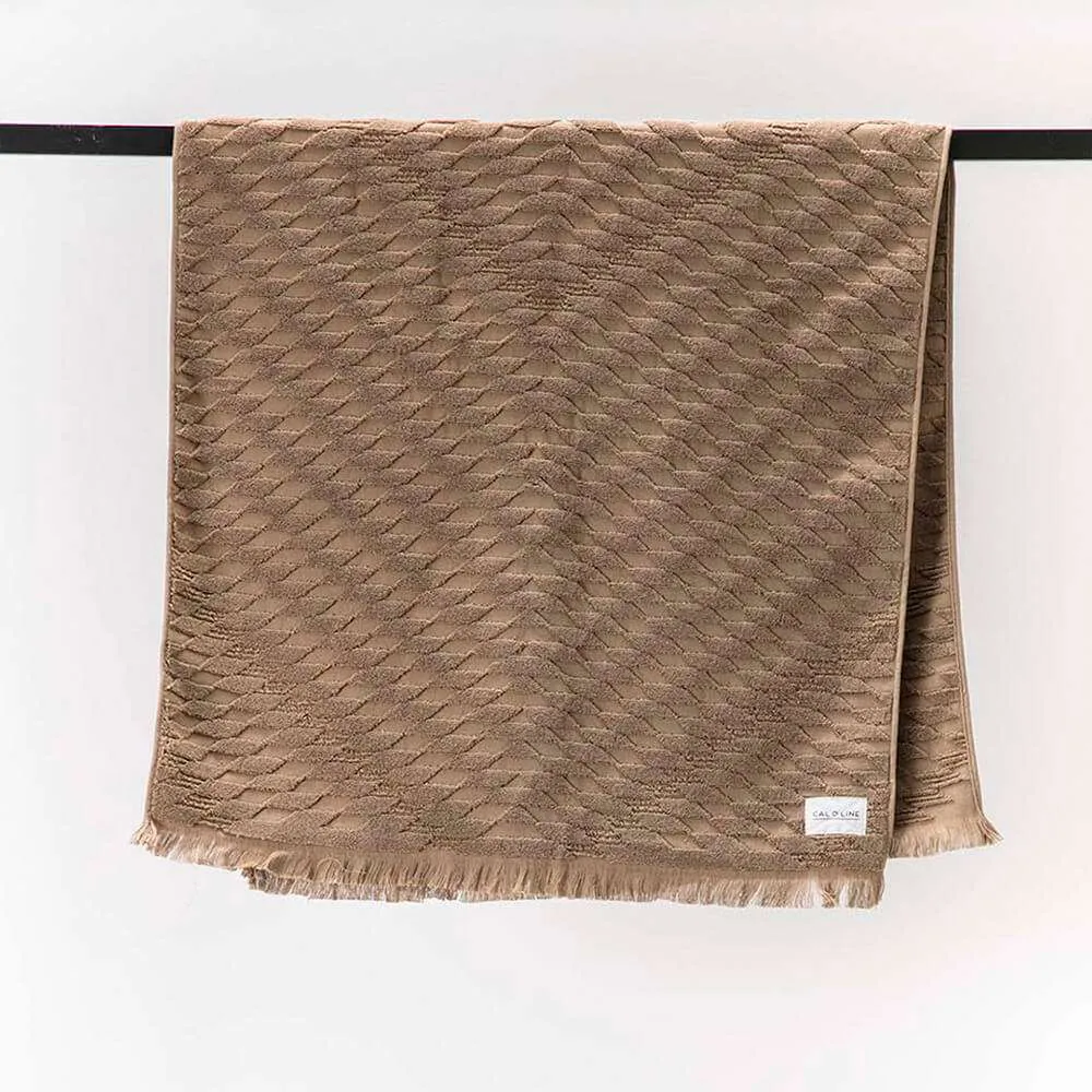 SOLID COLOR TOWEL